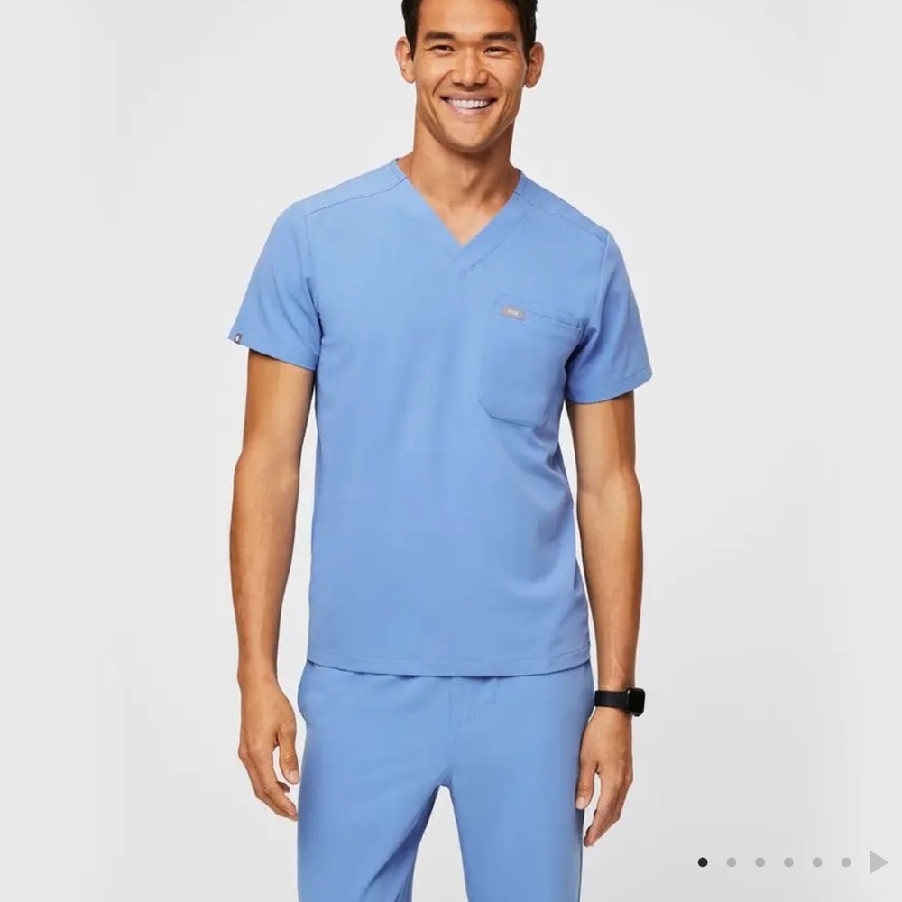 Figs Men's Ceil Blue Leon Scrub Top Large